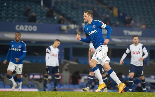 年的鲁能泰 年的鲁能泰